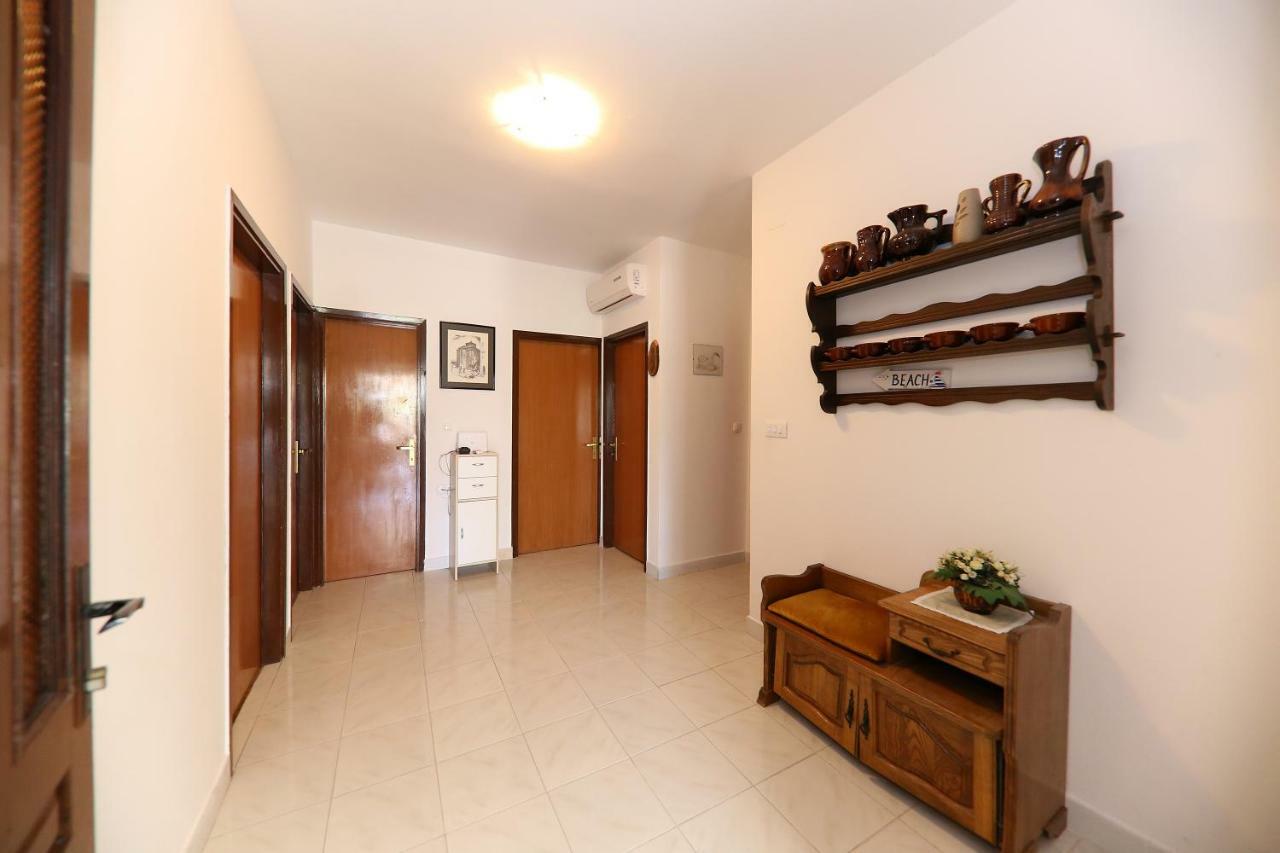 Apartments Anka Rtina Bagian luar foto
