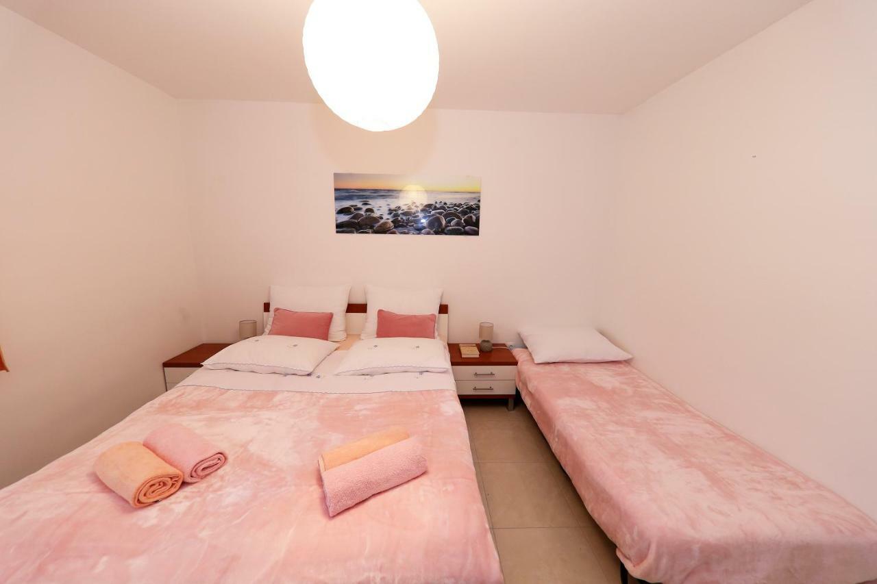 Apartments Anka Rtina Bagian luar foto