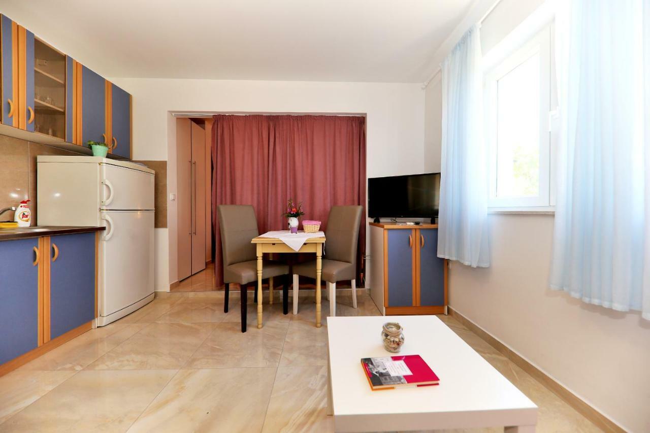 Apartments Anka Rtina Bagian luar foto