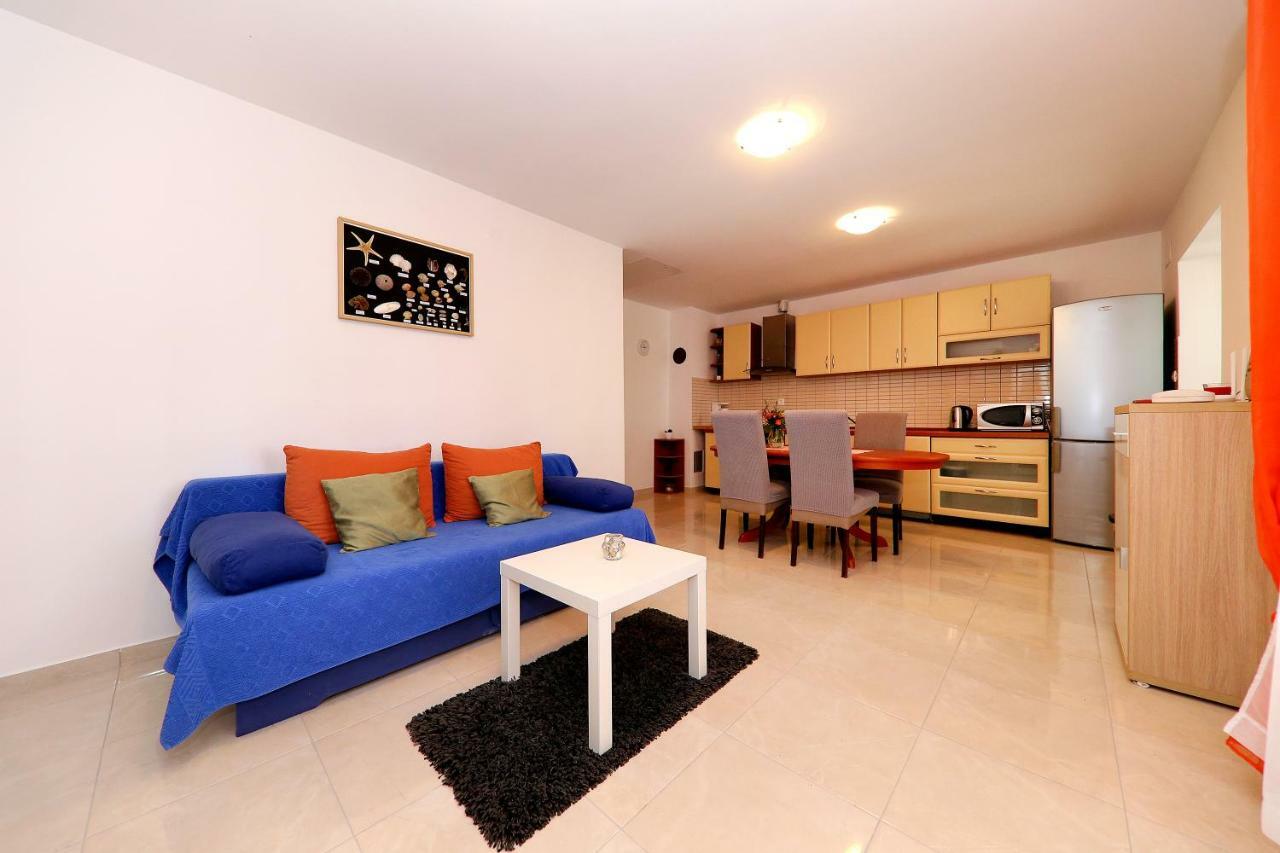 Apartments Anka Rtina Bagian luar foto